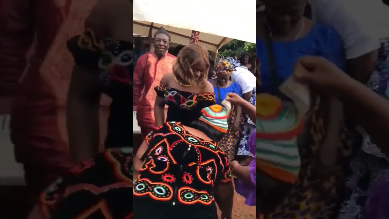 Kom traditional wedding in Cameroon. Watch the bride dance 
