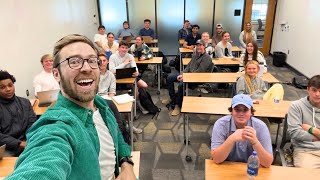 Detalles I visited Wake Forest University and taught a class Guía