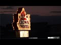 COME STAY AT THE CLOWN MOTEL