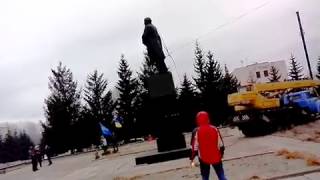 Снос памятника Ленину в Городне, Украина