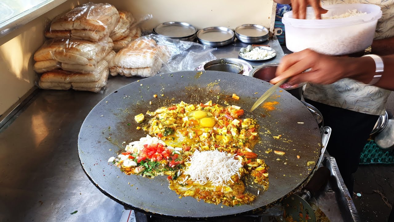 Yummy ! Kashmiri Egg Pulao Recipe स्पे.कश्मीरी तवा पुलाव Navyug Omelette Center , Surat