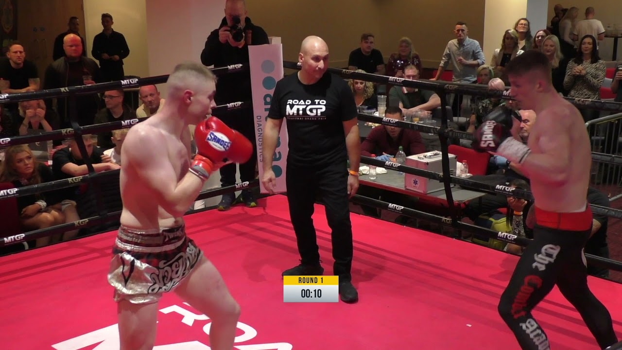 Shane Burns vs Tommy Crossland