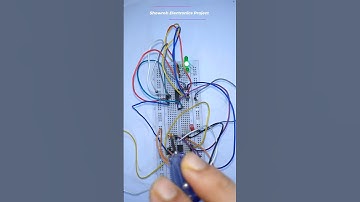 LED Chaser circuit using 555 + 4017 IC on Breadboard - Basic Electronics Projects #diy #electronics