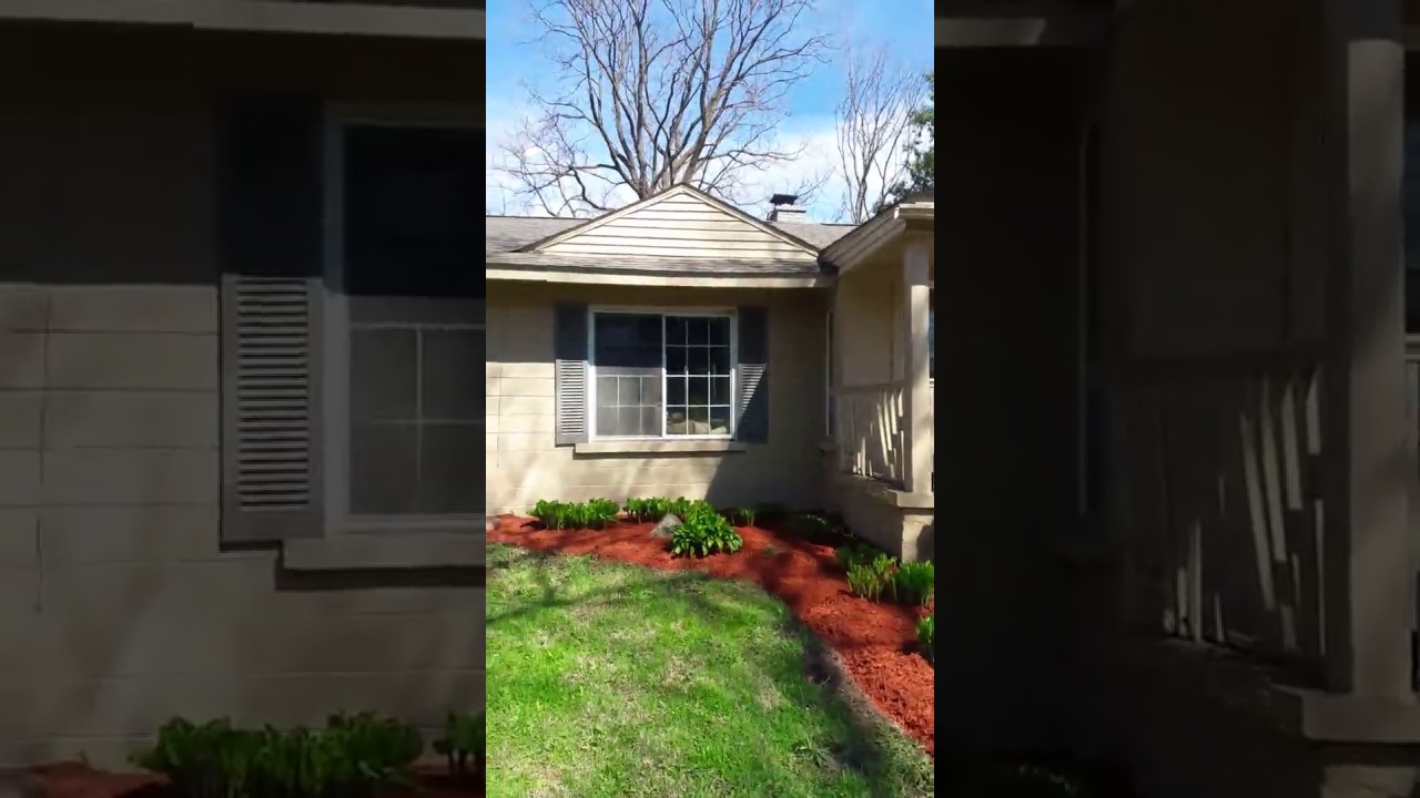 Copia de Hernandez landscaping.  Professional services  Free estimate. Call us. 313-454-7860