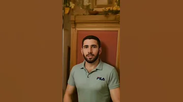 حي قديم كانت ليلى تجلس كل مساء على شرفتها تحد ق في الغروب وتكتب رسائل لا ت رسل 