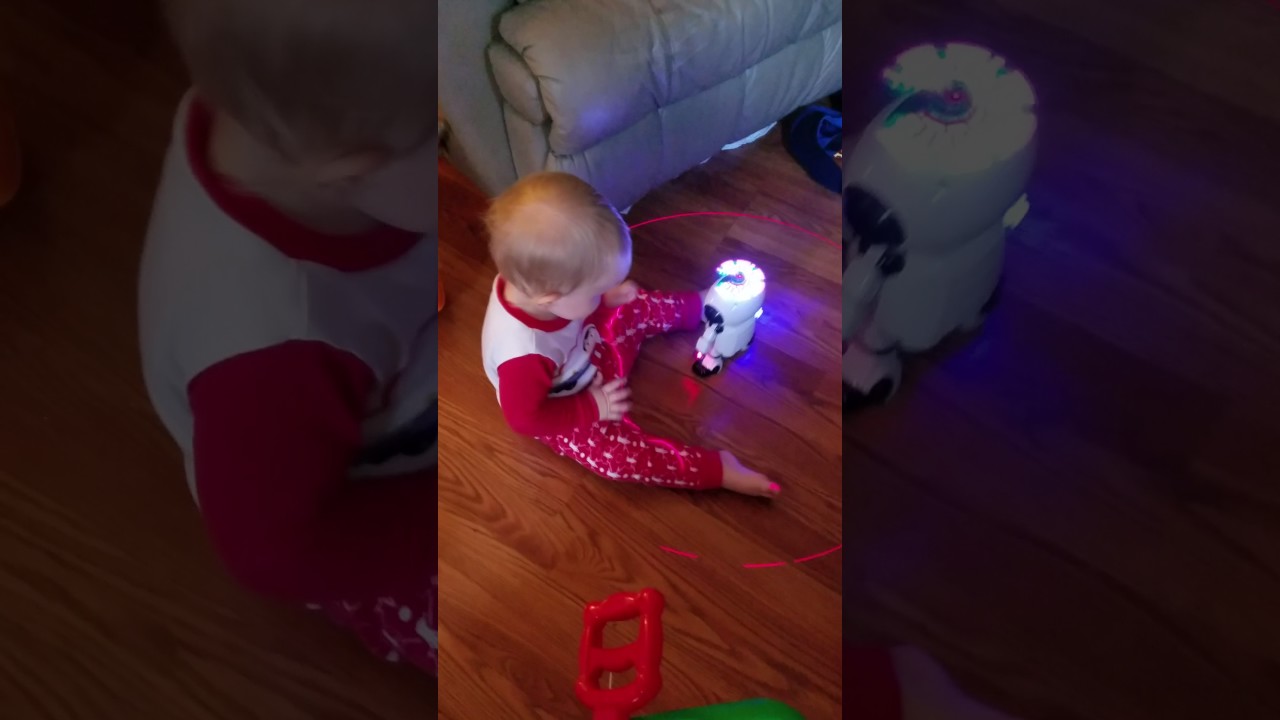 camera iphone 8 plus apk Lucas playing with his robot