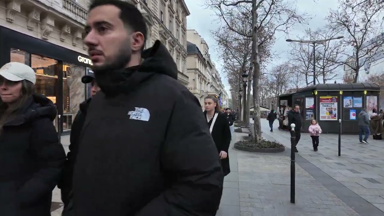 Paris Winter Walk ❄️ Champs-Élysées Walking Tour 4K 🇫🇷