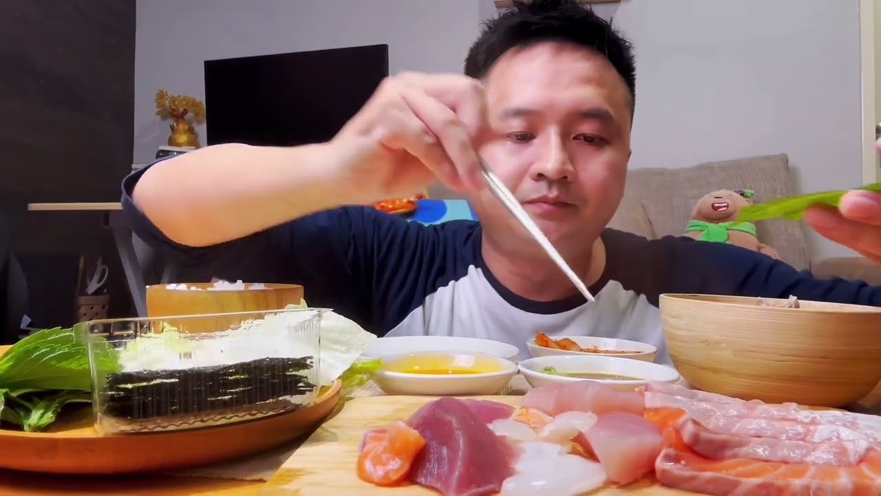 鮭魚肚・旗魚・鮪魚生魚片＋蘿蔔排骨湯 ASMR｜深夜食驗室　almon Belly, Swordfish & Tuna Sashimi with Radish Pork Rib Soup 