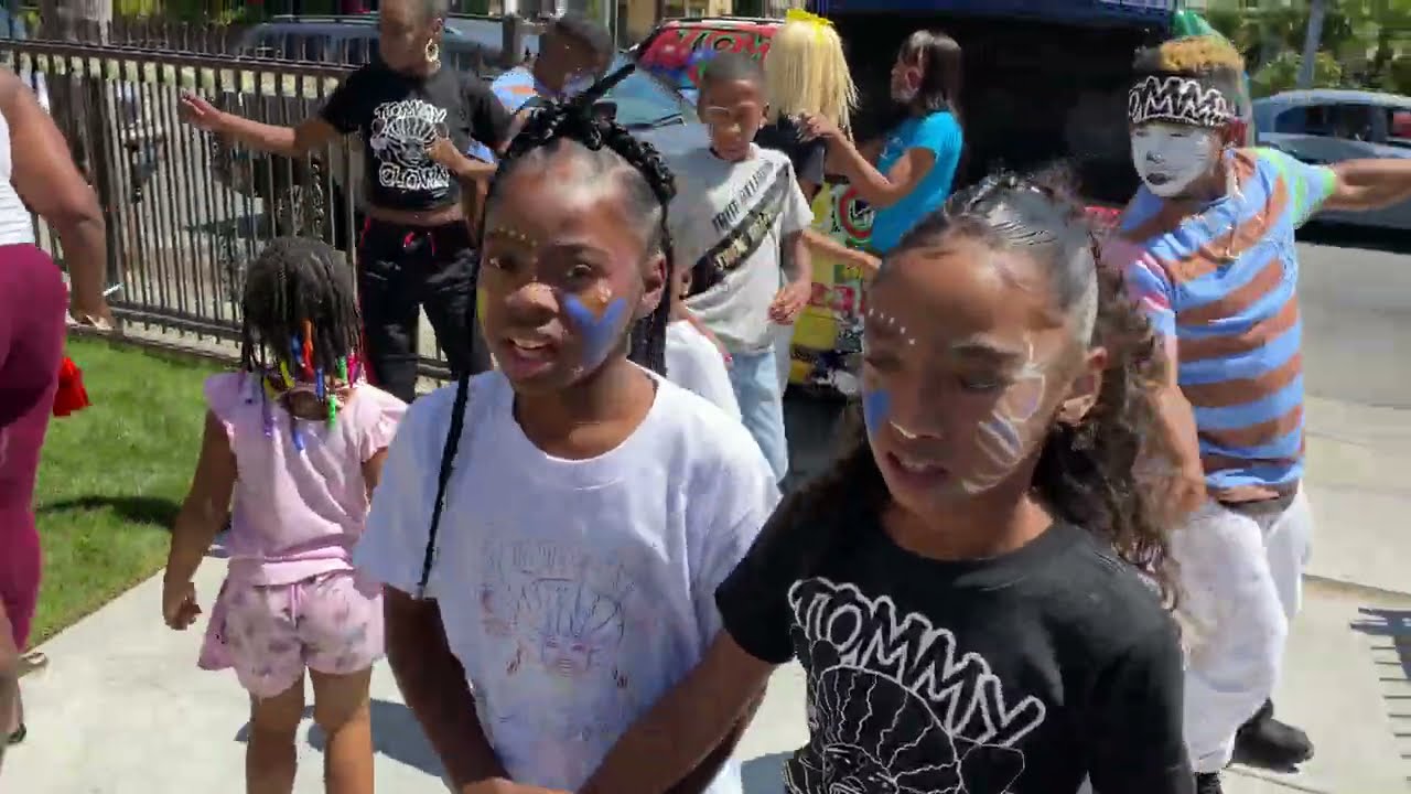 THEY DON'T LIKE TSQUAD I BUT OUR FANS LOVE US  | FOLLOW @TOMMYTHECLOWN