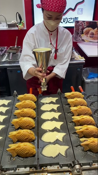 “Taiyaki”Japanese fish-shaped cake (waffle) #tokyo #taiyaki #streetfood #waffle #japan #japanesefood