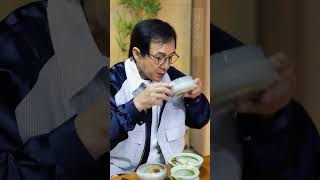 Jackie Chan's EGG DROP SOUP 🍲 [Kuaishou 快手 20240317]