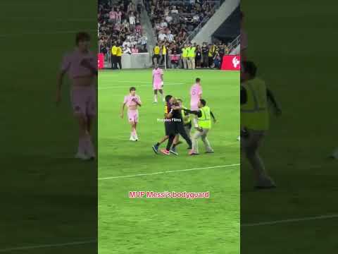 حارس ميسي الشخصي ي دعى ياسين شوكي وهو جندي أمريكي سابق من أصول تونسية