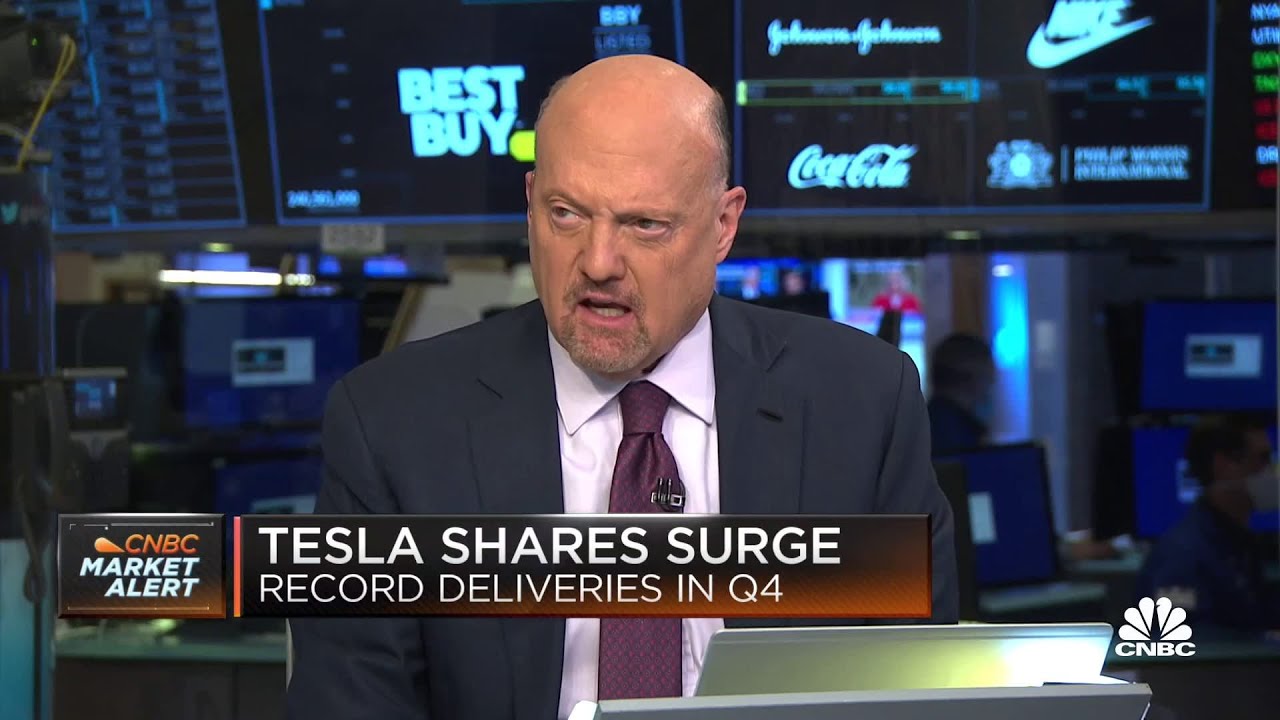 Jim Cramer: 2022 is pivotal for Ford, needs to get EV truck out ahead of Tesla