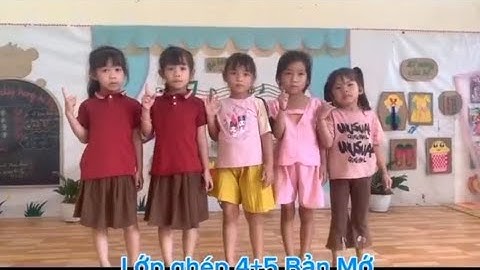 Các bé lớp ghép 4+5 bản Mớ làm quen với toán Finger Math