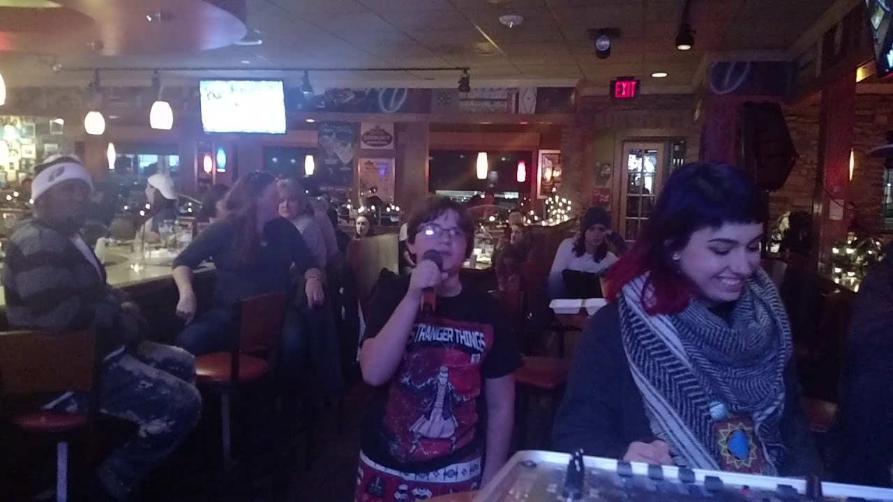 Xander Karaoke at Applebee's YouTube