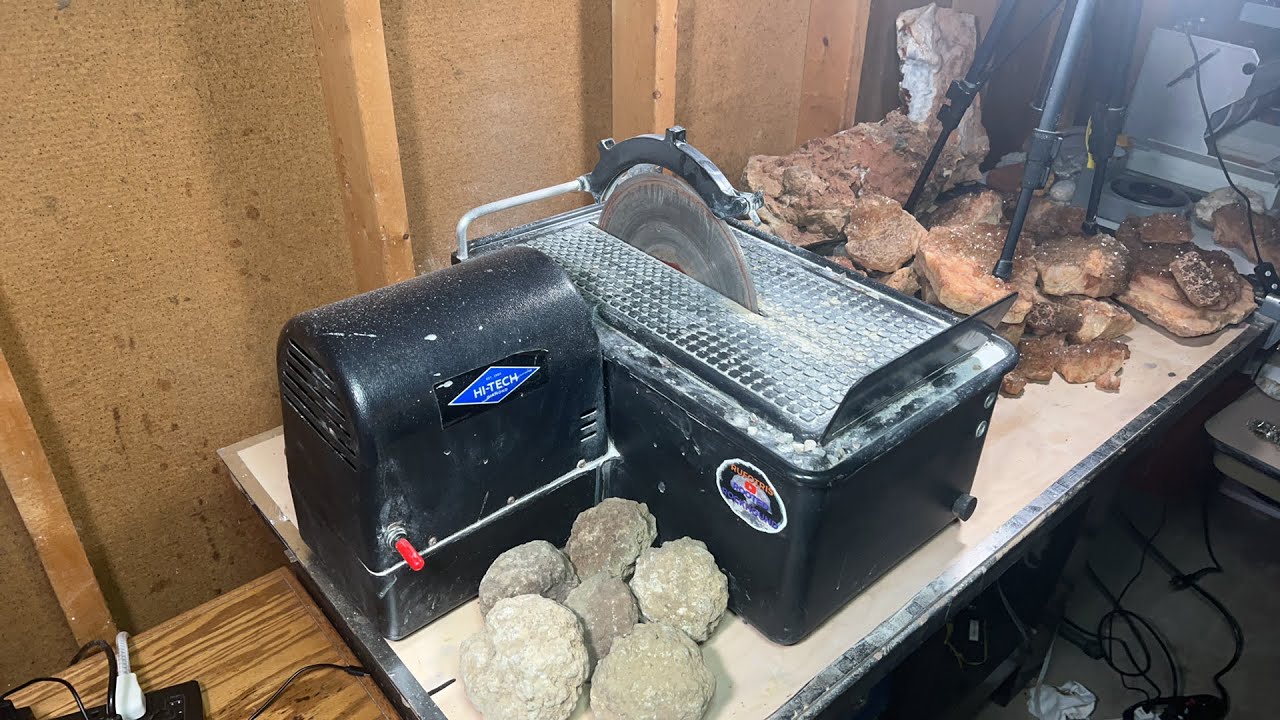 Cutting Keokuk Geodes on my Slab Saw! | HiTech Diamond 10” Slaw Saw ...