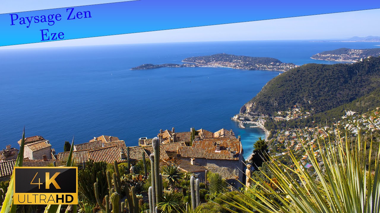 Village d'Eze surplombant la méditerranée et son jardin exotique et botanique . . .  Vue sur Monaco