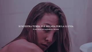 Video thumbnail of "Billie Eilish - Six Feet Under (Traducida al Español)"