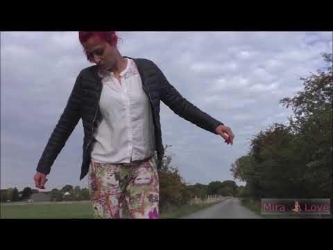 Mira´s Pumkin Crushing in soccer shoes clip