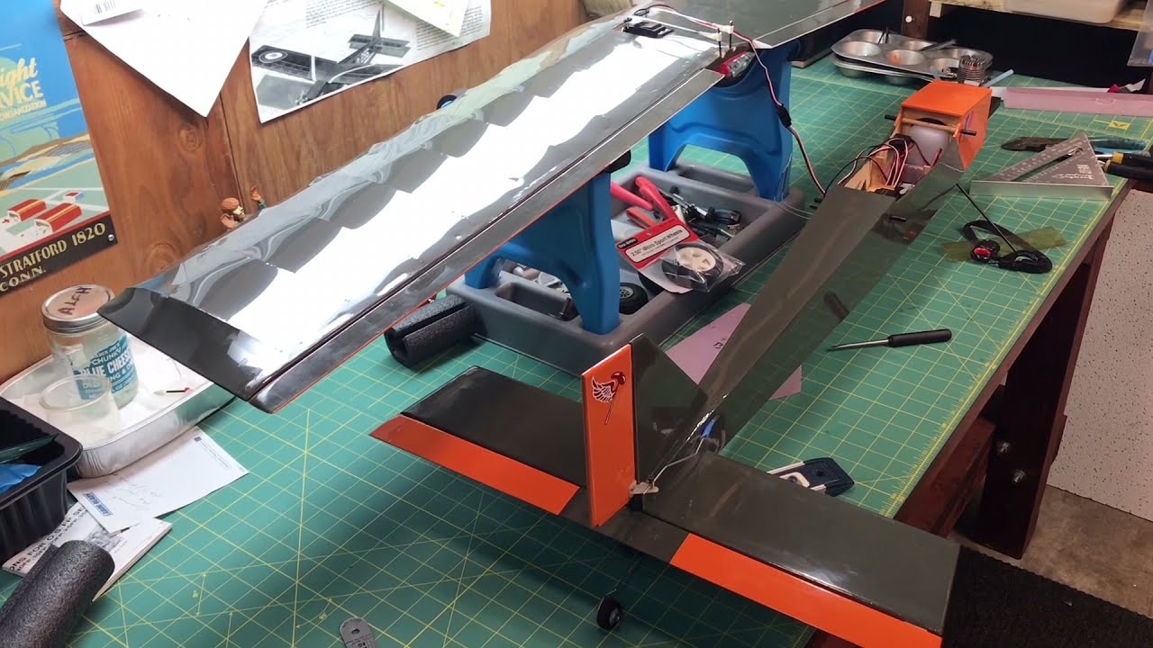 Barnstormer 25S Vintage RC Plane Build 27 Throws, Wheels, more Engine