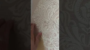 Como encaixar os desenhos do papel de parede?
