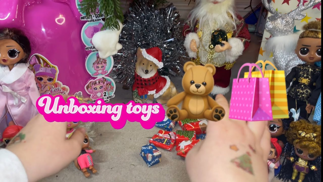 Жизнь LOL. Открывают подарки под елкой🎄🎁