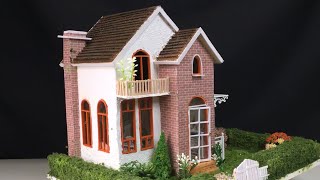 DIY a mini house with cardboard