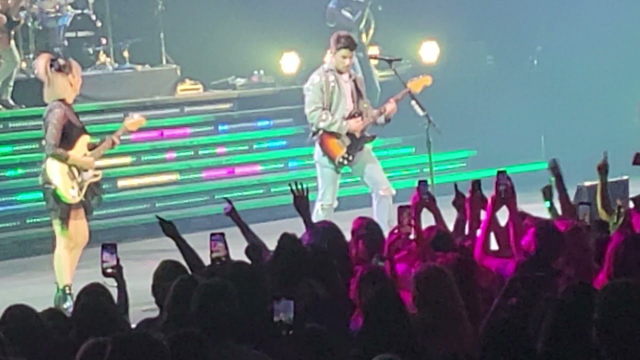 Jonas Brothers Remember This Tour Cake By The Ocean YouTube