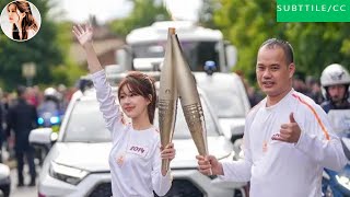The Paris Olympic torch relay staged the Chinese relay Morenpiao and Zhao Lusi, completed it hand in