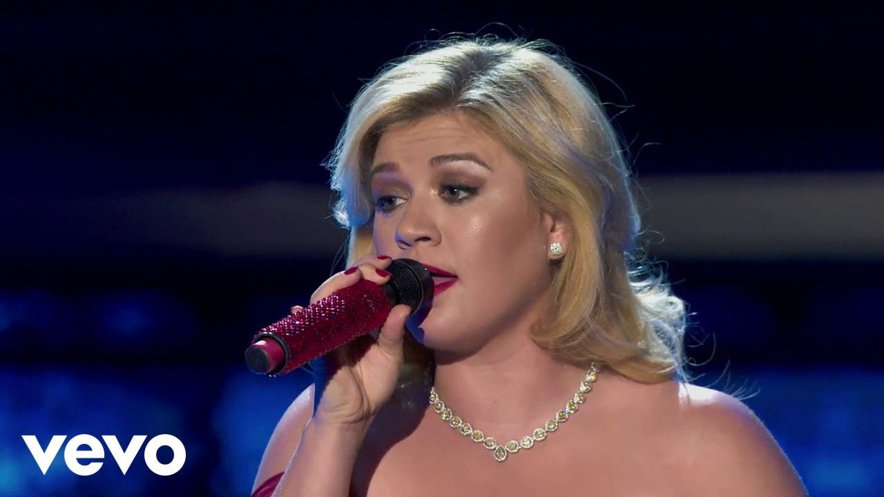 Kelly Clarkson – Silent Night (Official Video) ft. Trisha Yearwood, Reba McEntire