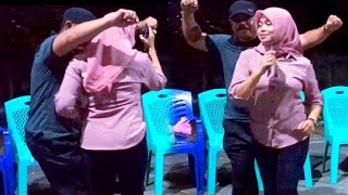 Lagi Viral!! CANTIK MANIS TANTE HIJAB PINK Di goyang Om kumis auto gagal Fokus | Musik Wakatobi 2022