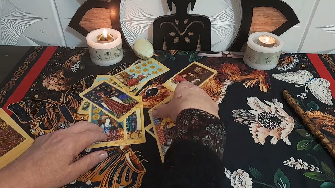 🤔QUÉ PIENSA CON RESPECTO A TI HOY❓️#TAROTINTERACTIVO 