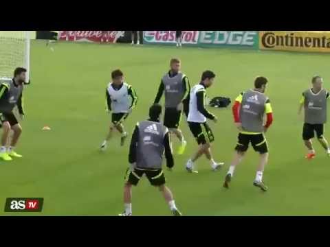 تمارين المنتخب الاسباني (تكي تاكا) قبل كأس العالم 2014