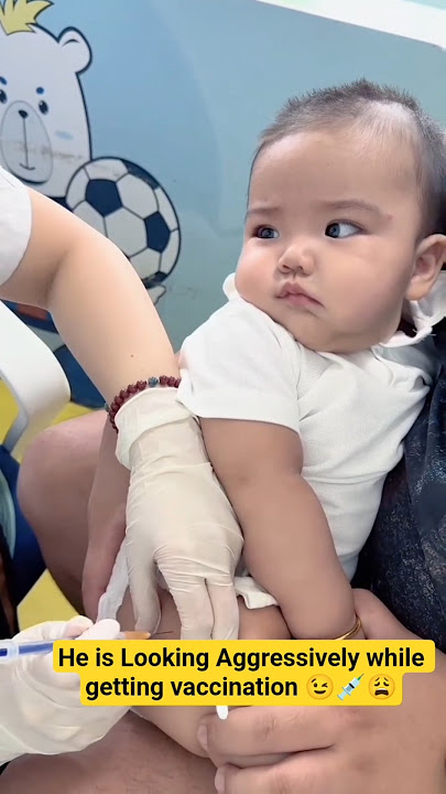 He is Looking agreesivly while getting vaccination 😉🥺💉#ytshorts #ytviral #cute @Babiesandme