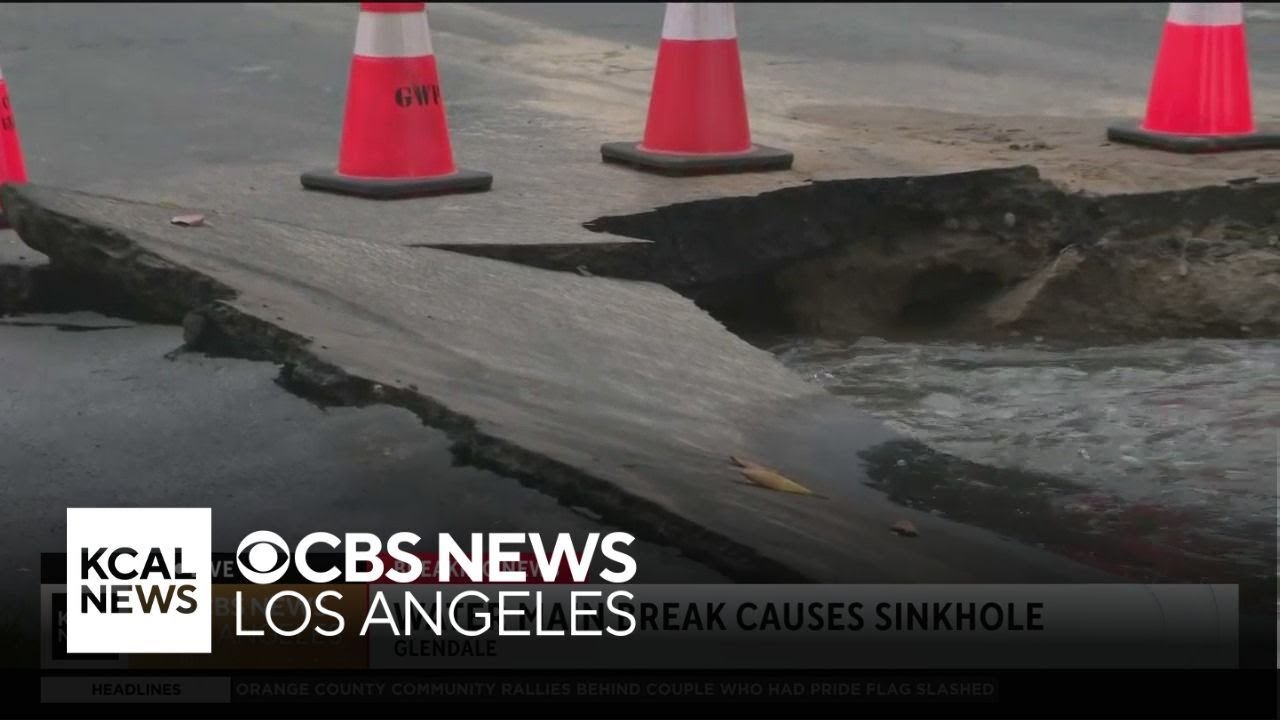 Water main break causes sinkhole in Glendale - YouTube