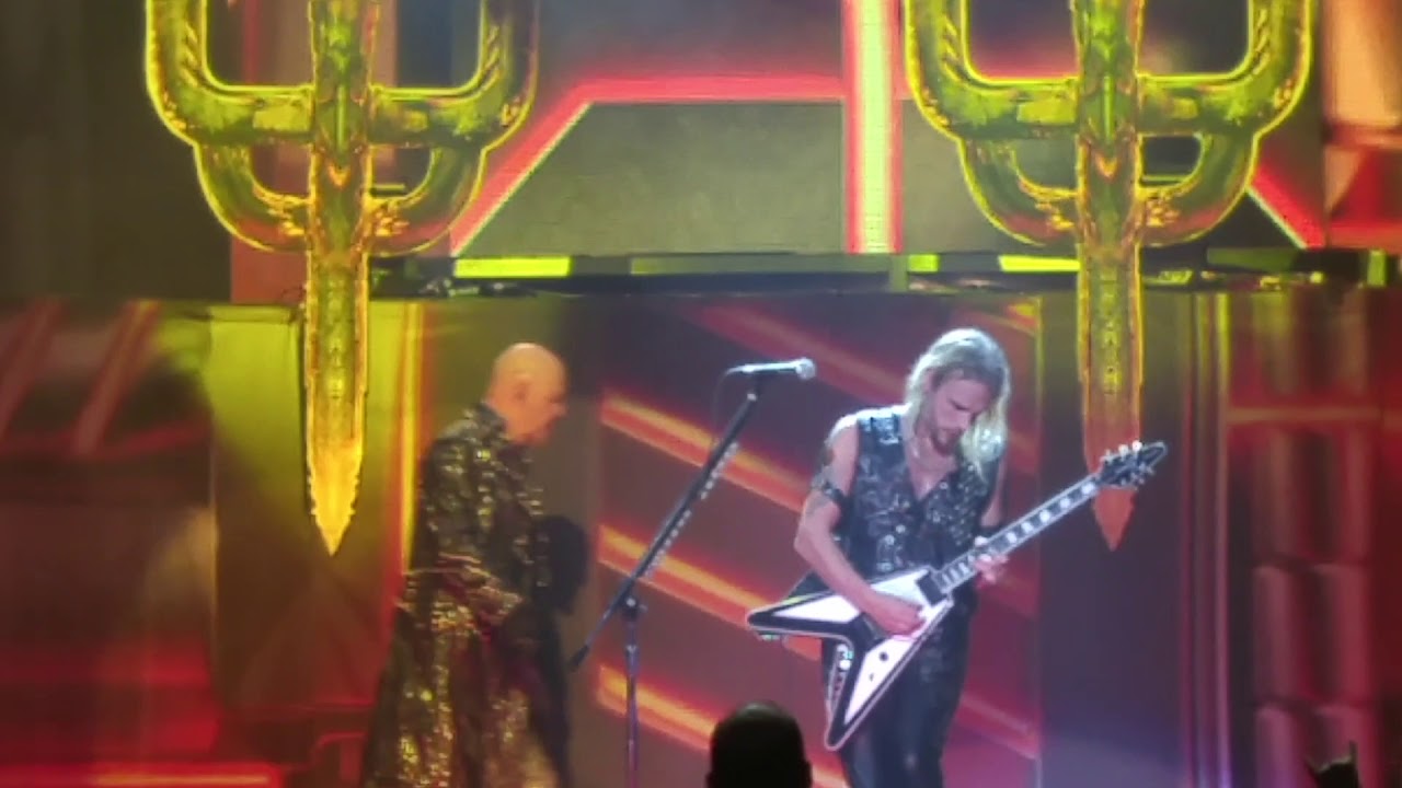 Judas Priest 2018 =] Some Heads Are Gonna Roll [= Smart Financial Center - April 29 rock and roll hand sign