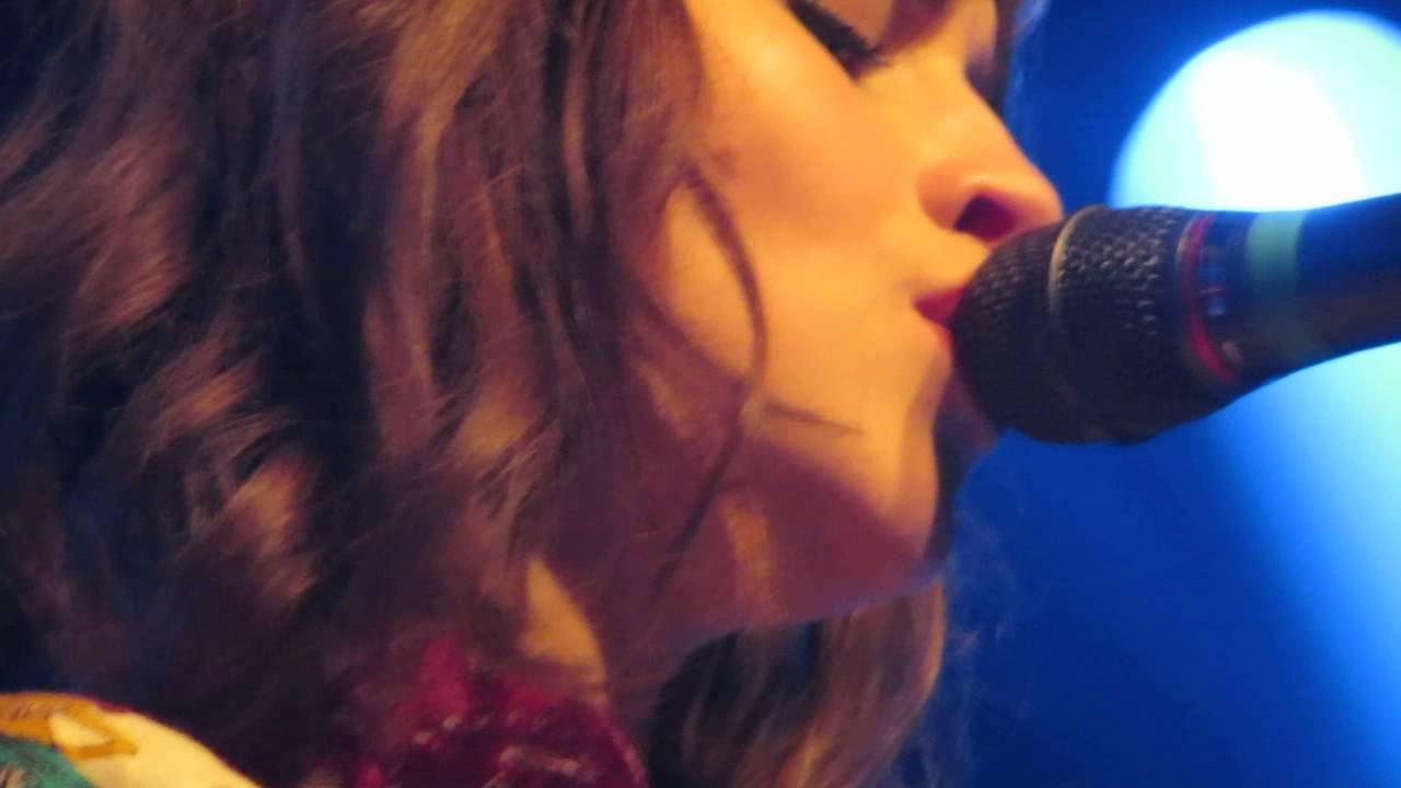 Human - Gabrielle Aplin @ AB Club - 9/06/2013