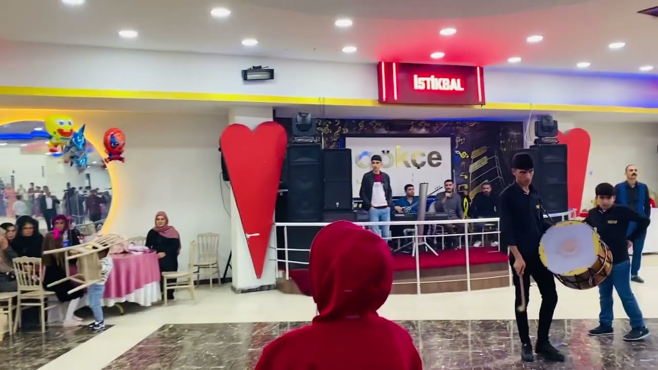 Muhteşem halay Şervano