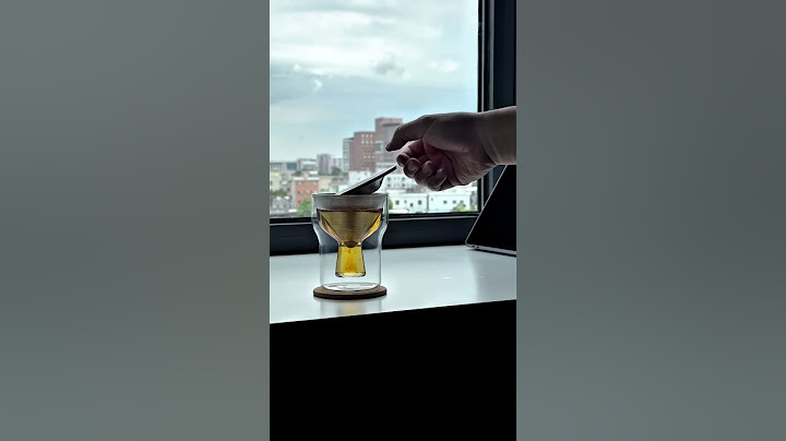 ta确实有点“难伺候”，但真的很养眼。杯子内部得用小毛刷去清洗，但泡完茶那一刻就像一朵盛开的紫鸢。#令人心动的杯子 #杯子控必入系列 #杯子也有高颜值