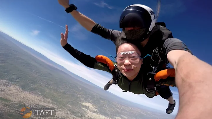 Tong Lin Skydive Taft.