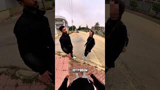 ADAM EŞİNİ ALDATIYOR #viral #fypシ #smartphone #izmirvlog #funny #motovlog #komedi #memes #comedy #cg