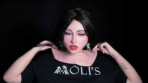 I am a genuine, beautiful girl. Or am I? #molly2