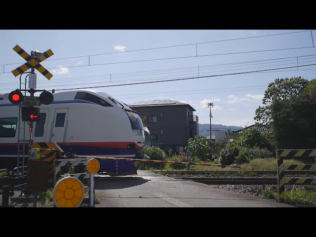JR信越本線 青島踏切 - YouTube