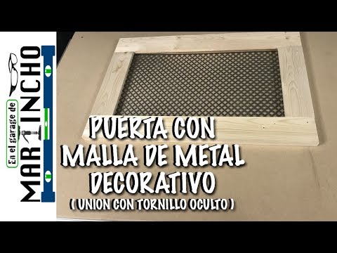 Puerta con Malla de Metal Decorativo