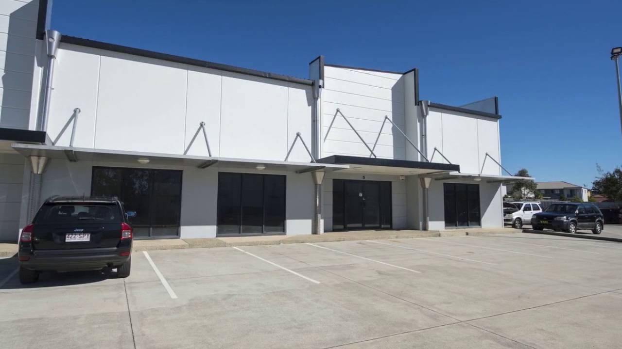 Deception Bay - Bulky Goods Warehouse With Grease  ...