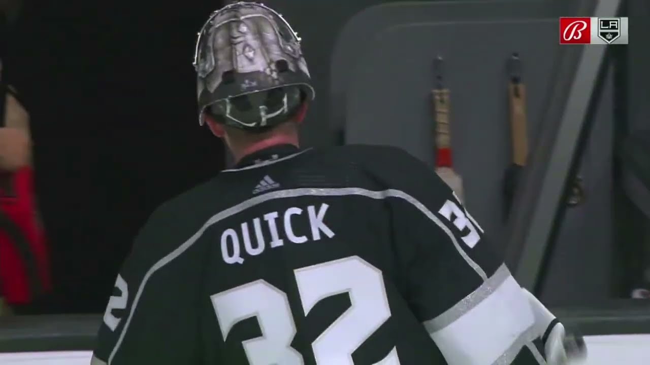 Jonathan Quick picks up his tenth playoff shutout and the LA Kings tie the series 2-2.
