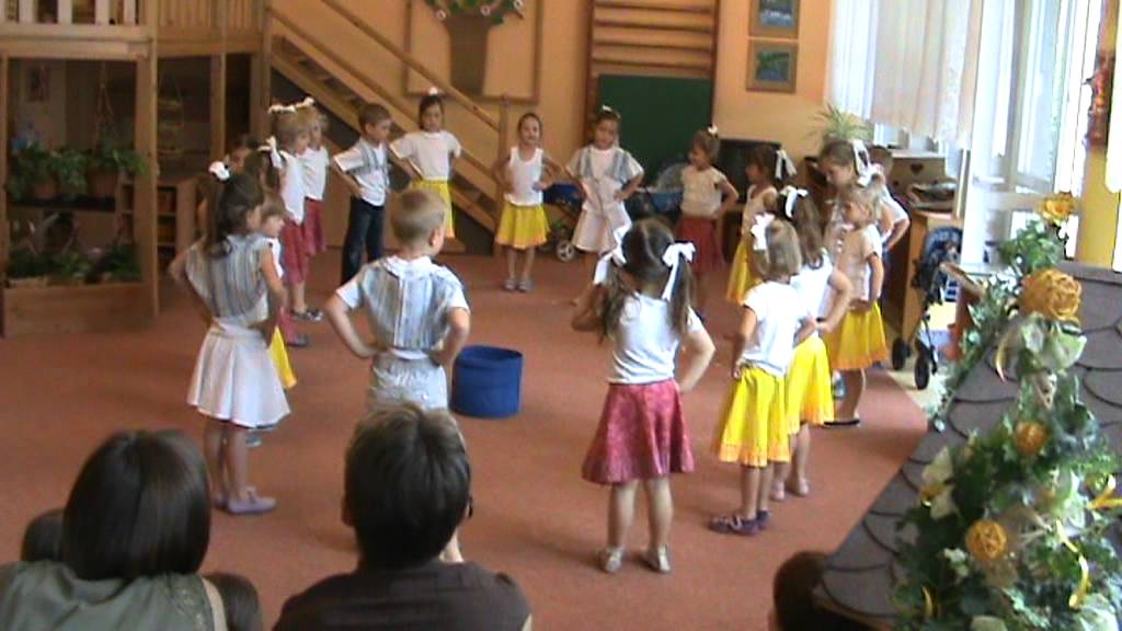 Ivetka závěrečná besídka hudebního kroužku 2012