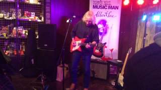 Albert Lee At Supatone Music- Explaining Delay- James Lazell