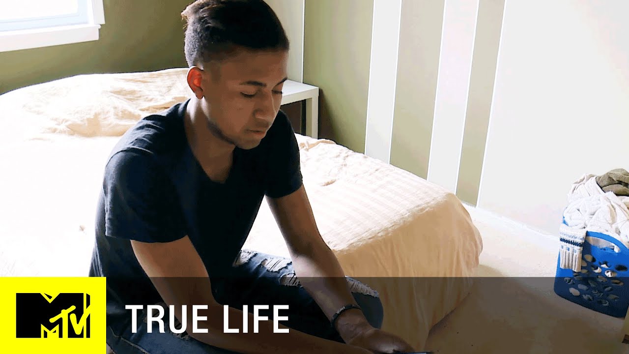 True Life I M Dating W Hiv Official Sneak Peek Mtv Youtube