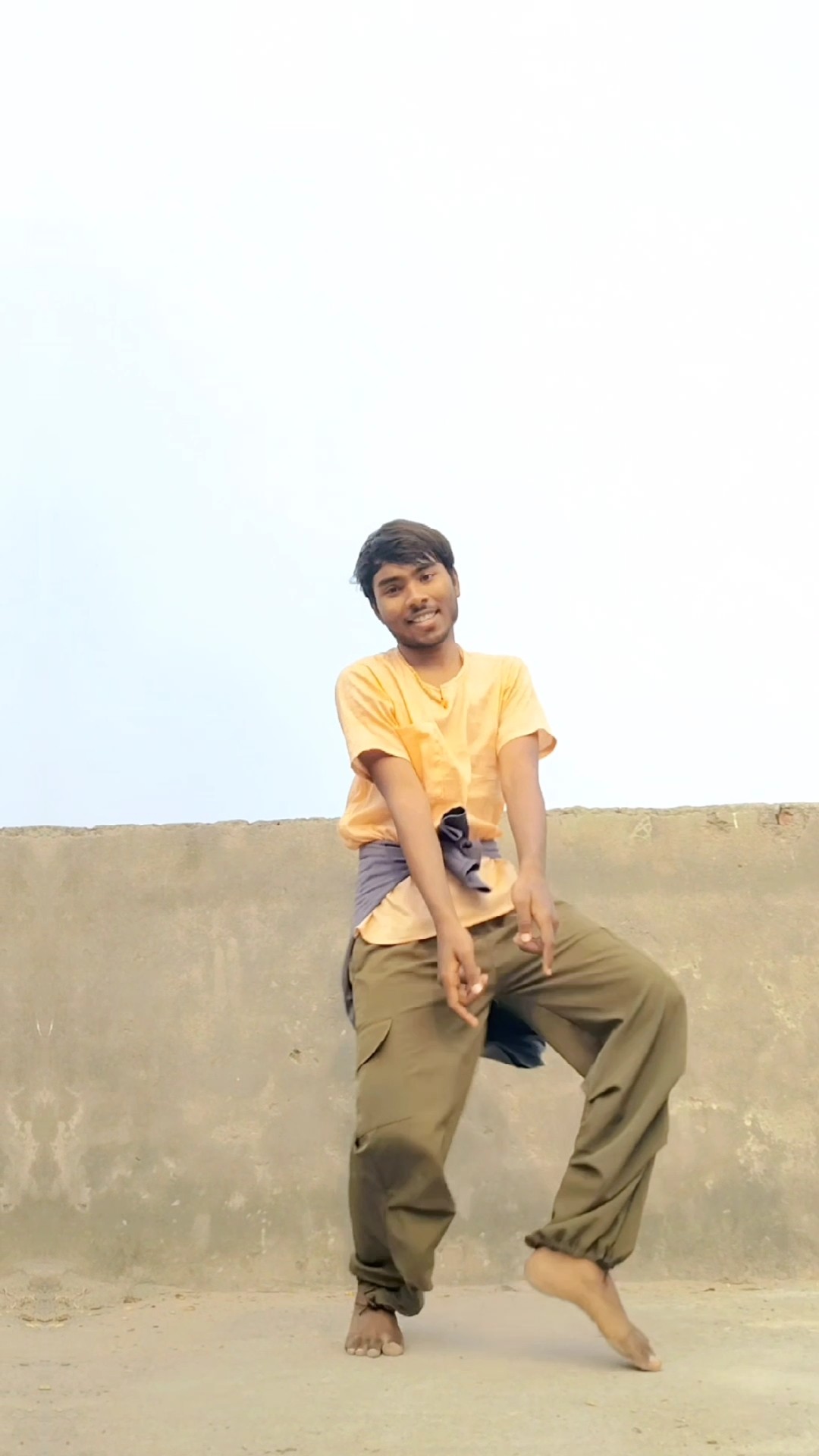 Azaad - Uyi Amma l Dance Cover l Vinod l #uyiamma #trending #rashathadani #dance #shortvideo #azaad